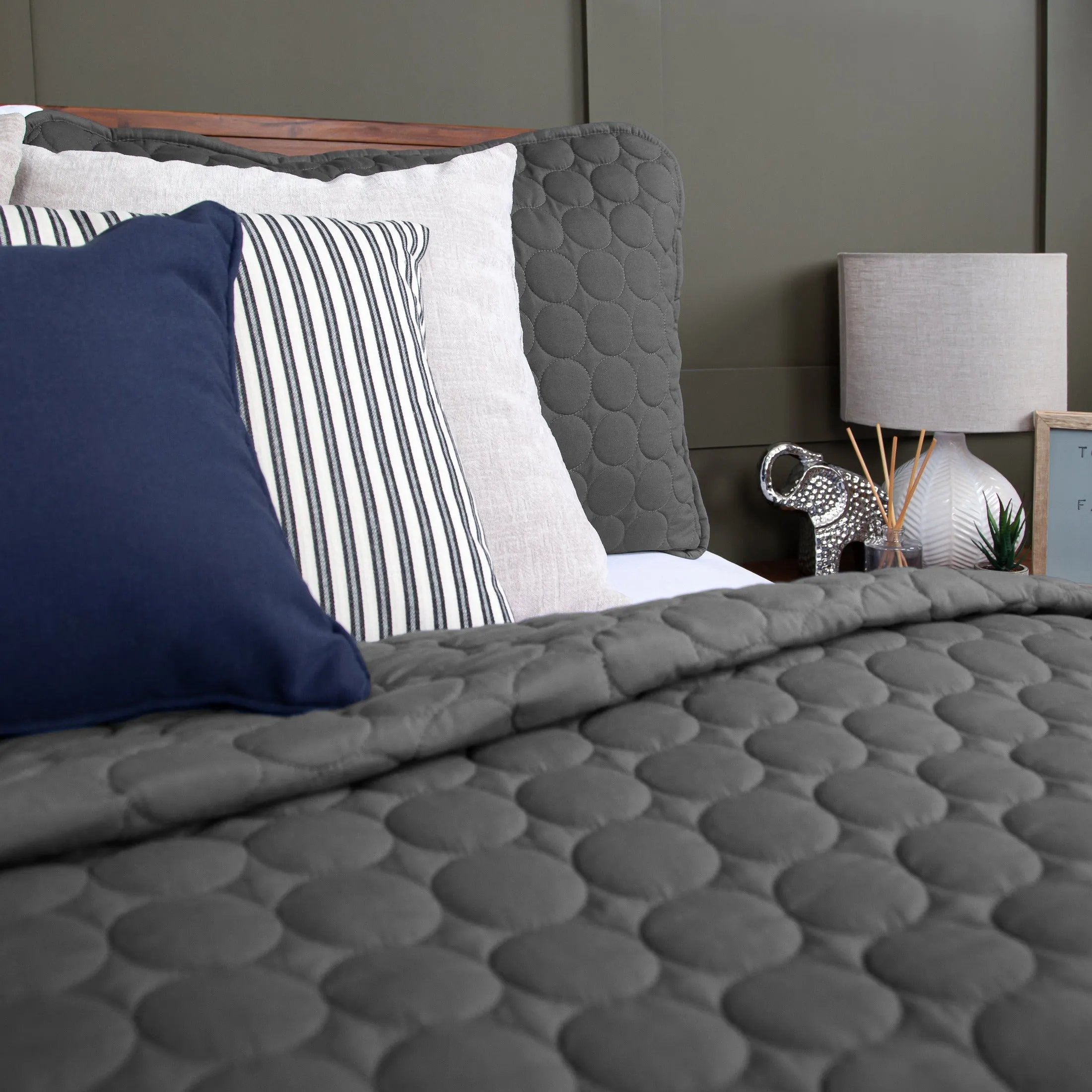Southshore Essentials Quilt Set
