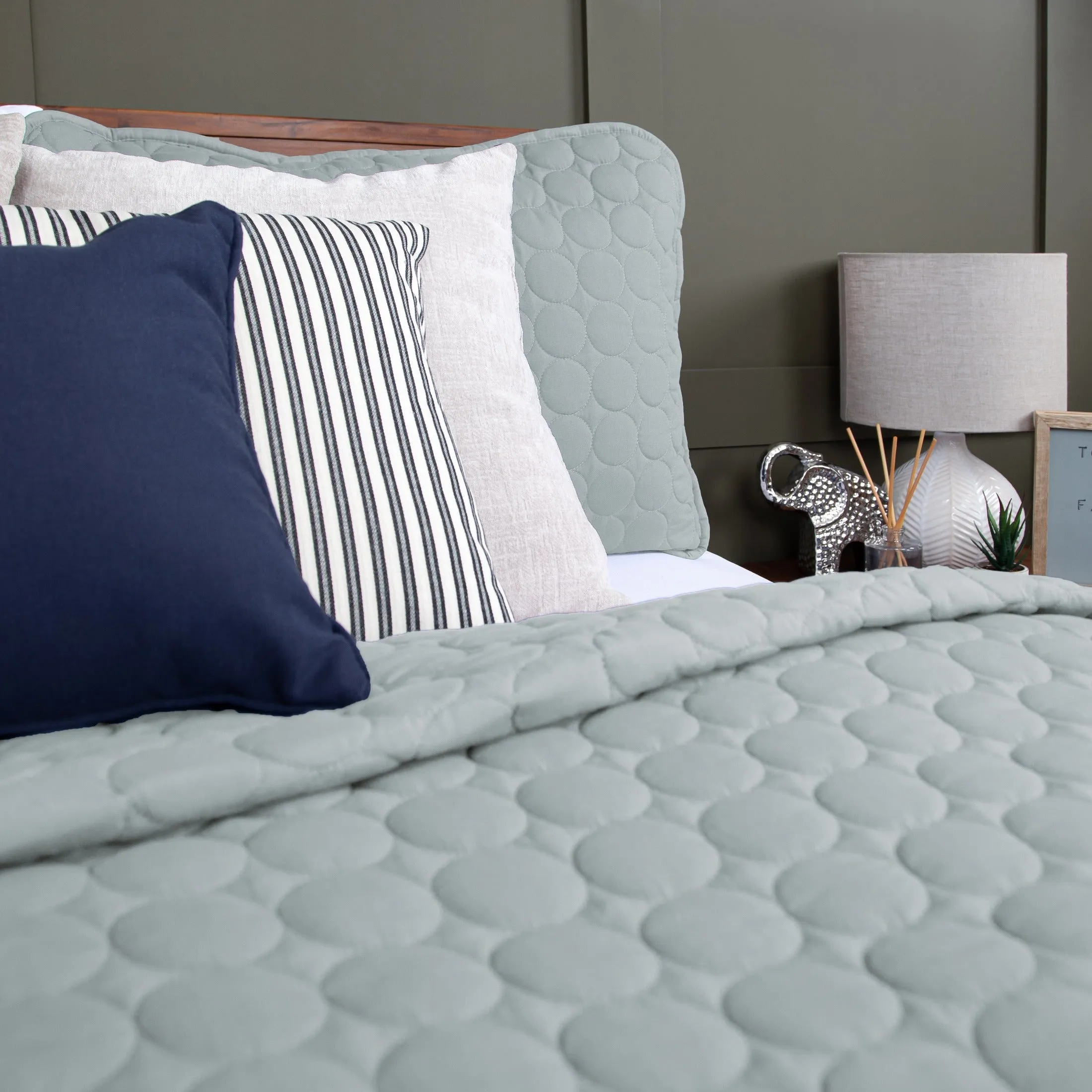 Southshore Essentials Quilt Set