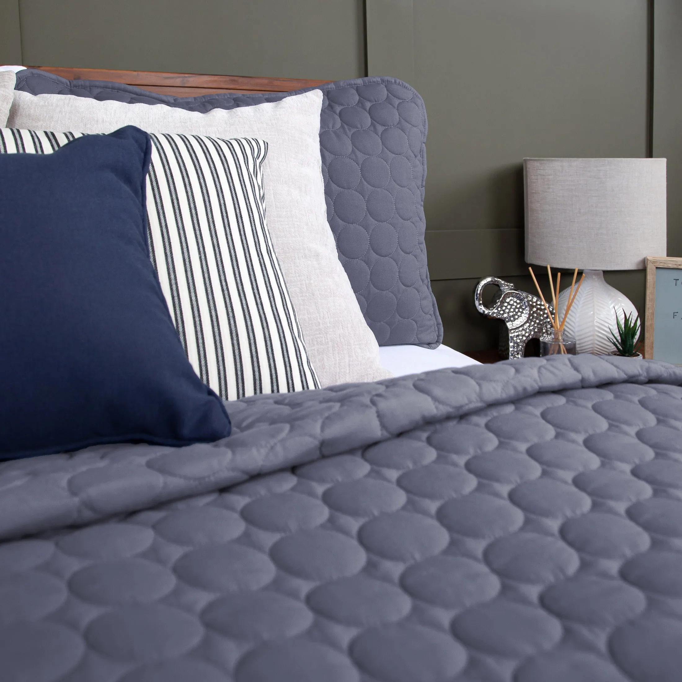 Southshore Essentials Quilt Set