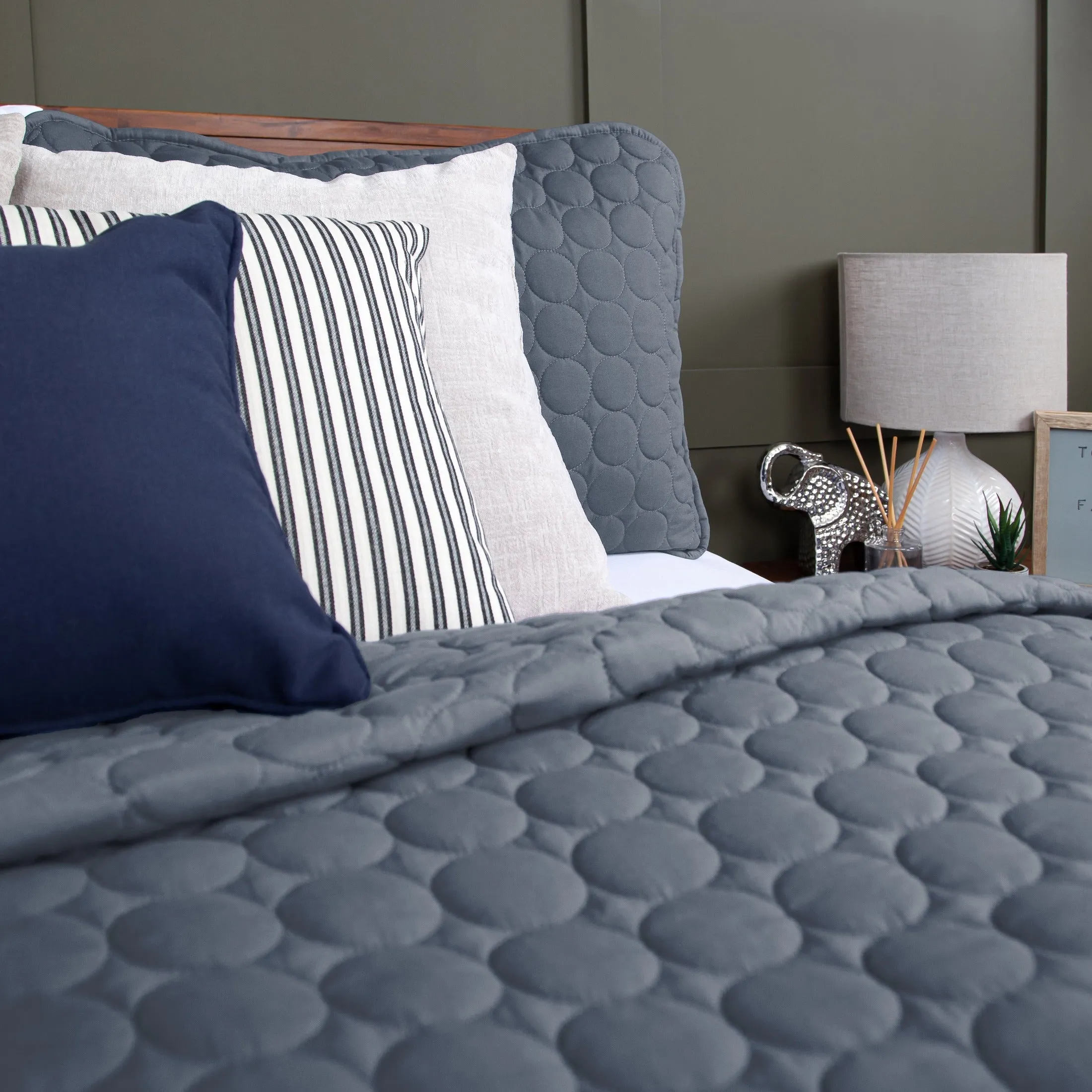 Southshore Essentials Quilt Set