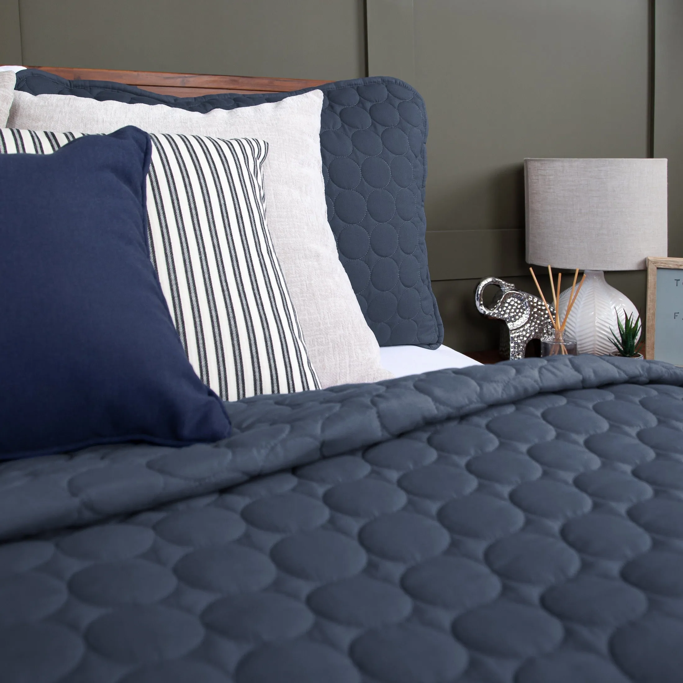 Southshore Essentials Quilt Set