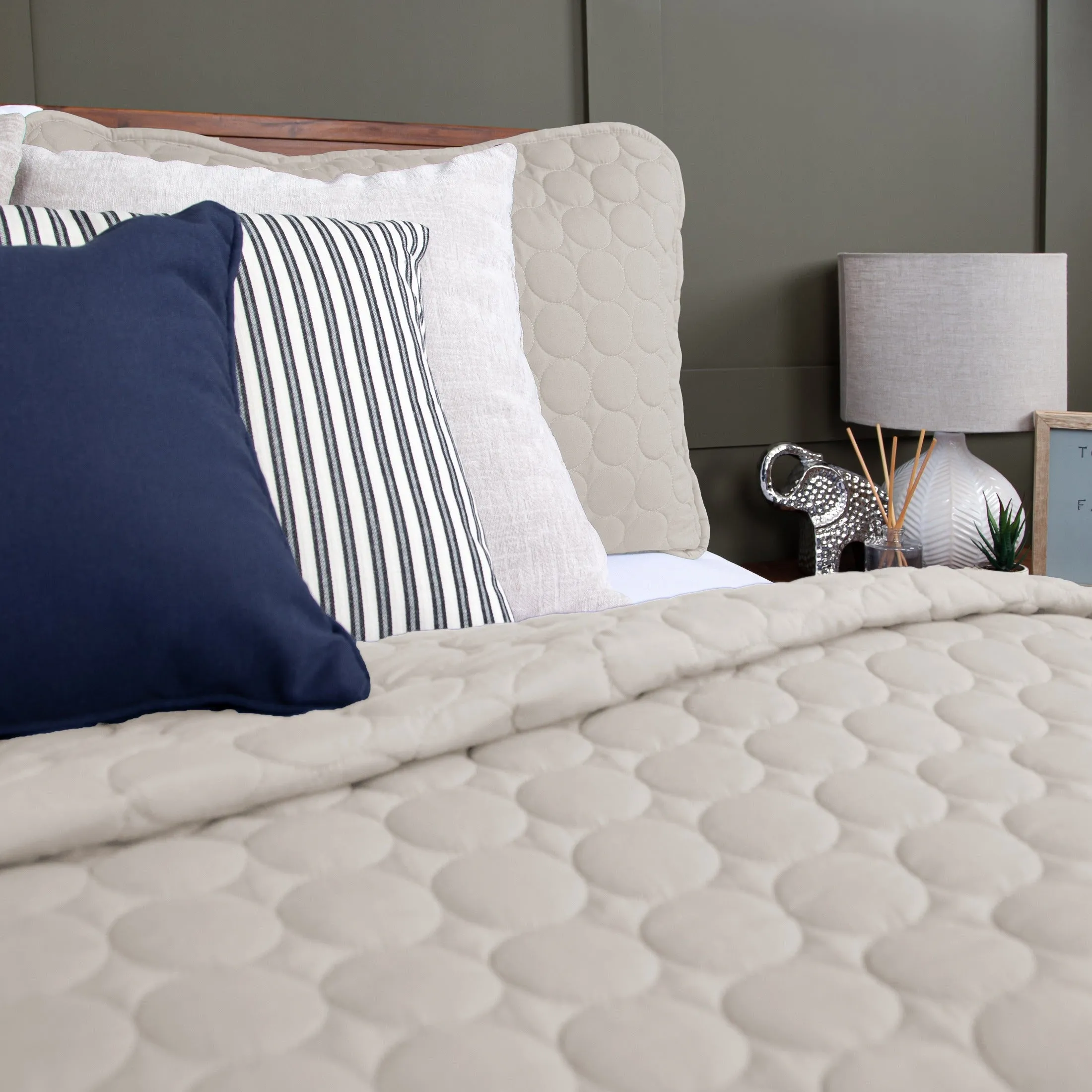 Southshore Essentials Quilt Set