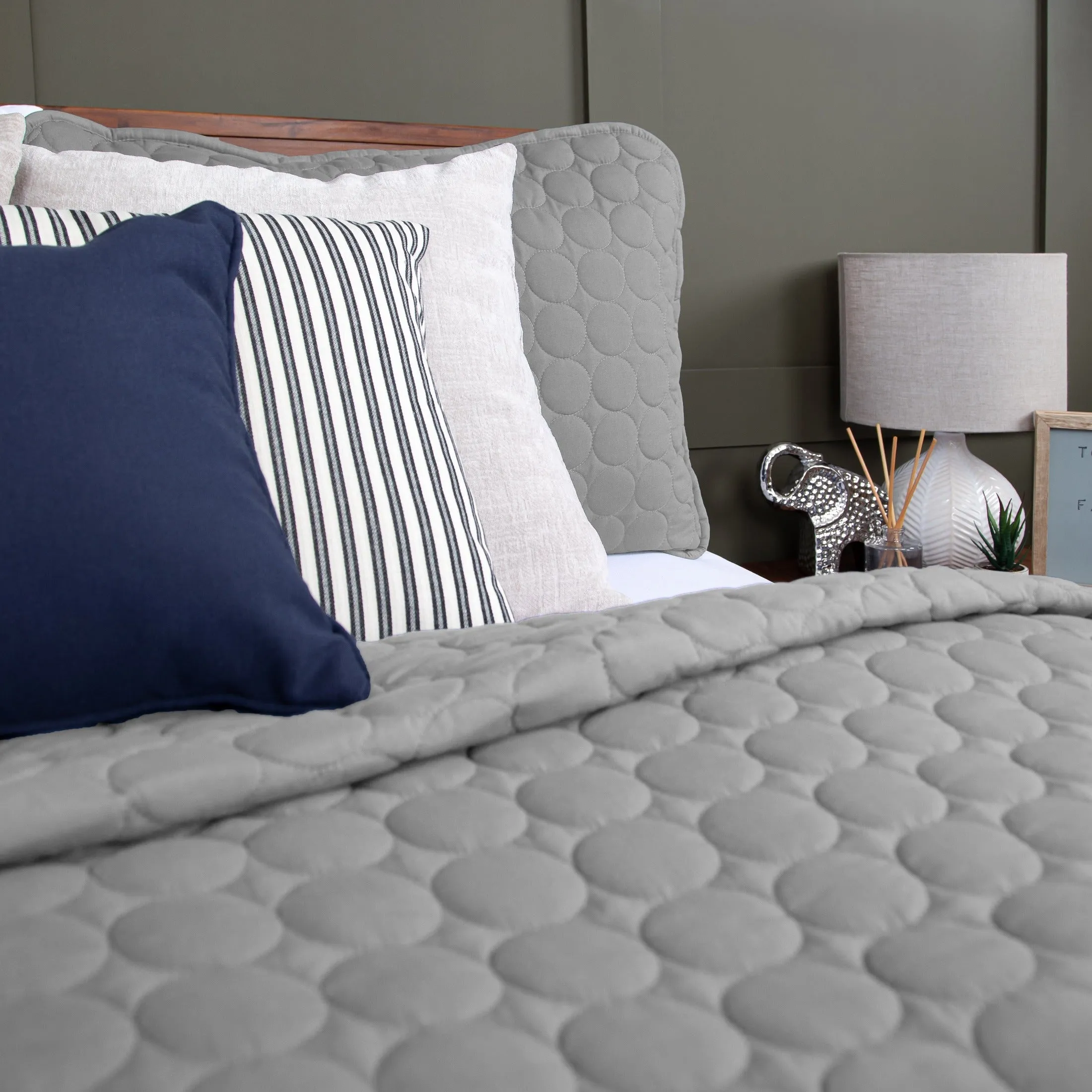 Southshore Essentials Quilt Set